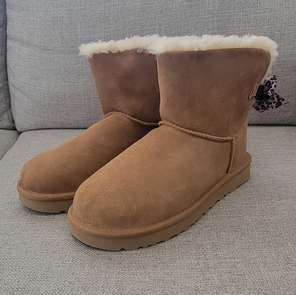 UGG Mini Bailey Leopard Bow Boot In Chestnut